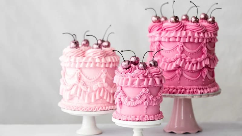 Lambeth Cake Decorating (Vintage-Style)