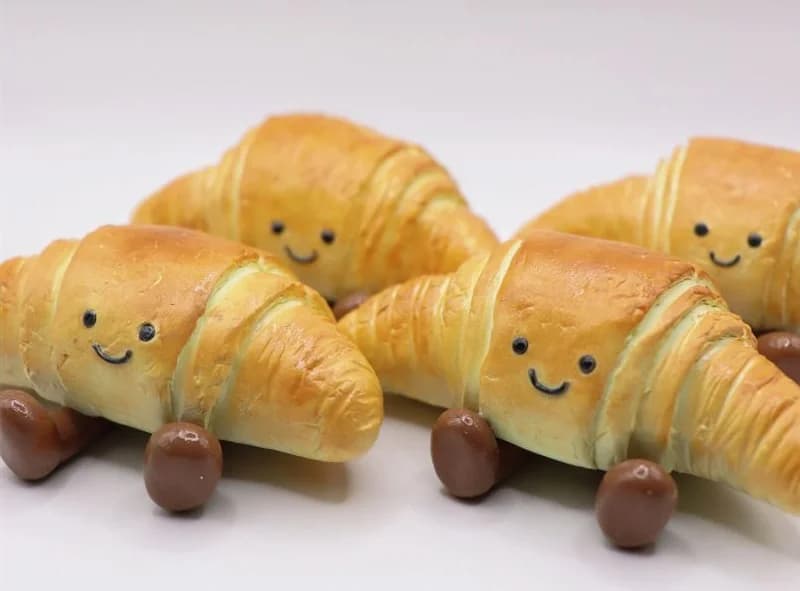 Clay Croissant Accessory Workshop